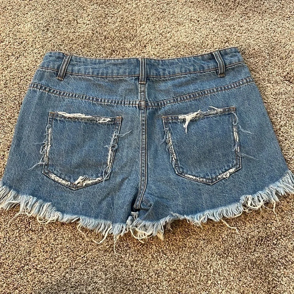 ⭐️ 3 for 20! Gianni bini shorts distressed size 9